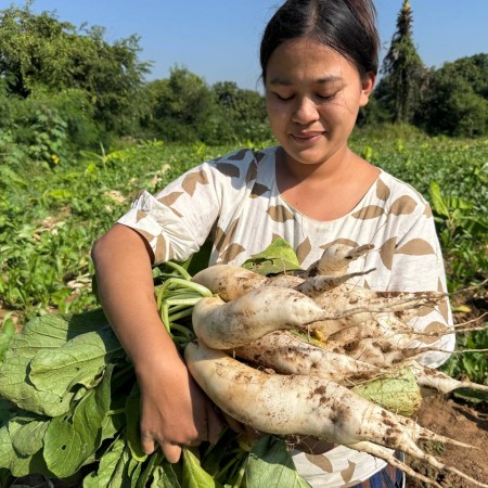 전쟁의 배고픔에 맞선 정직한 땀방울, 스스로 밥상을 지키는 YGW 학교들